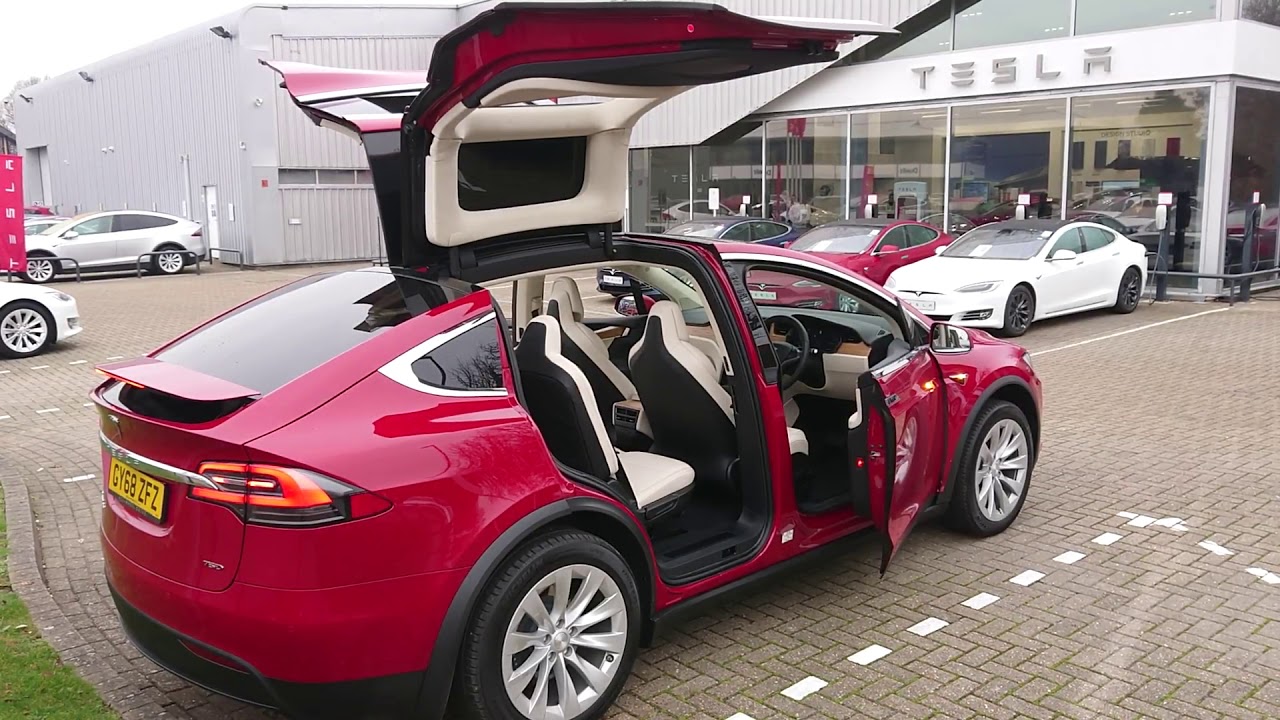Tesla Model X - 