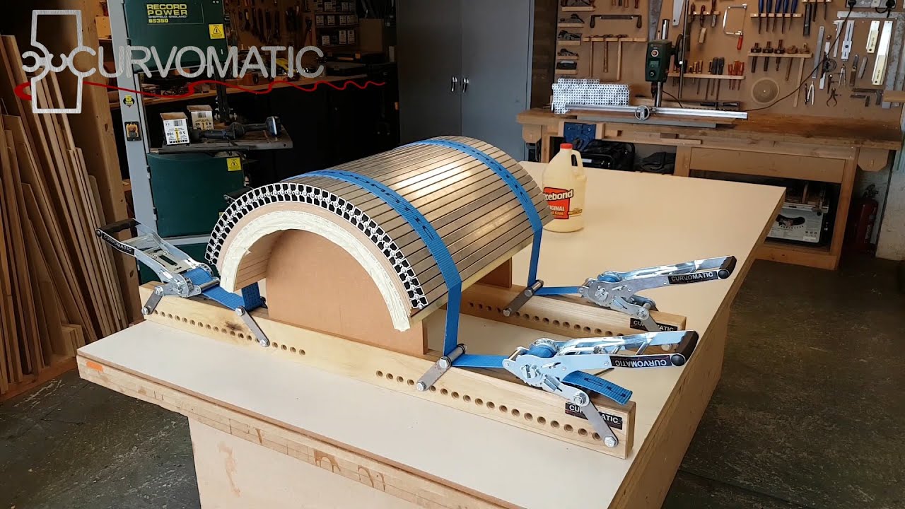 How to mould a simple curved plywood panel
