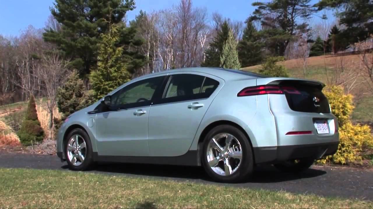 2011 Chevrolet Volt - Drive Time Review | TestDriveNow