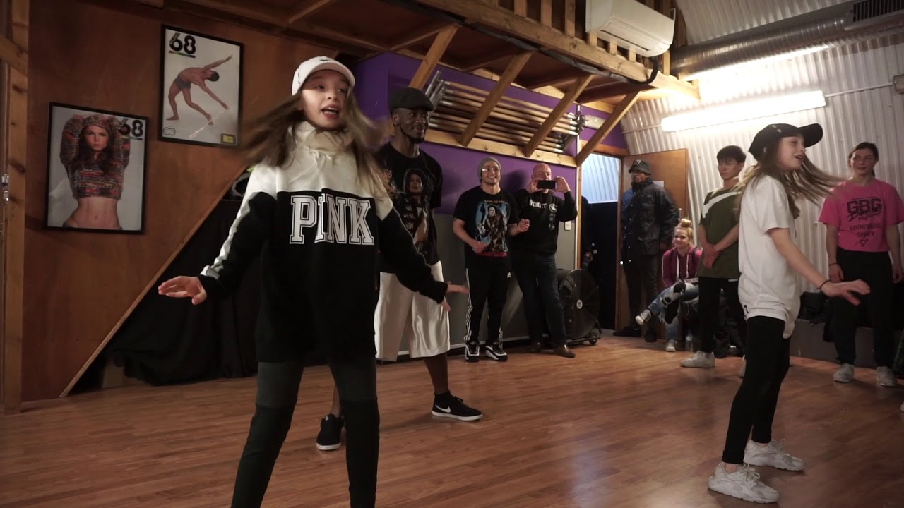 Locking to Michael Jackson Jam