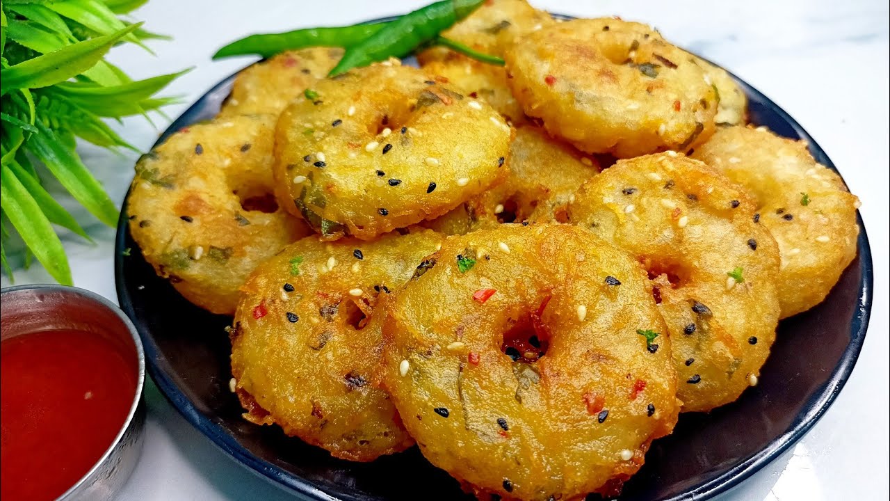 केवल 1 कच्चे आलू  से बना गरमा गरम कुरकुरा नाश्ता जो भी खाए खाता ही जाए | Crispy aalu ka nashta