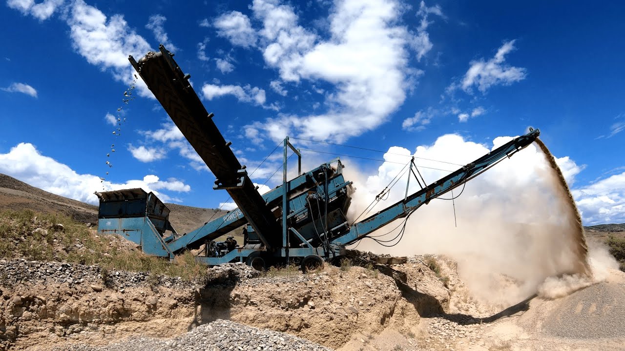 Power Screen plant  (episode 2)  Making 3/4 inch road base