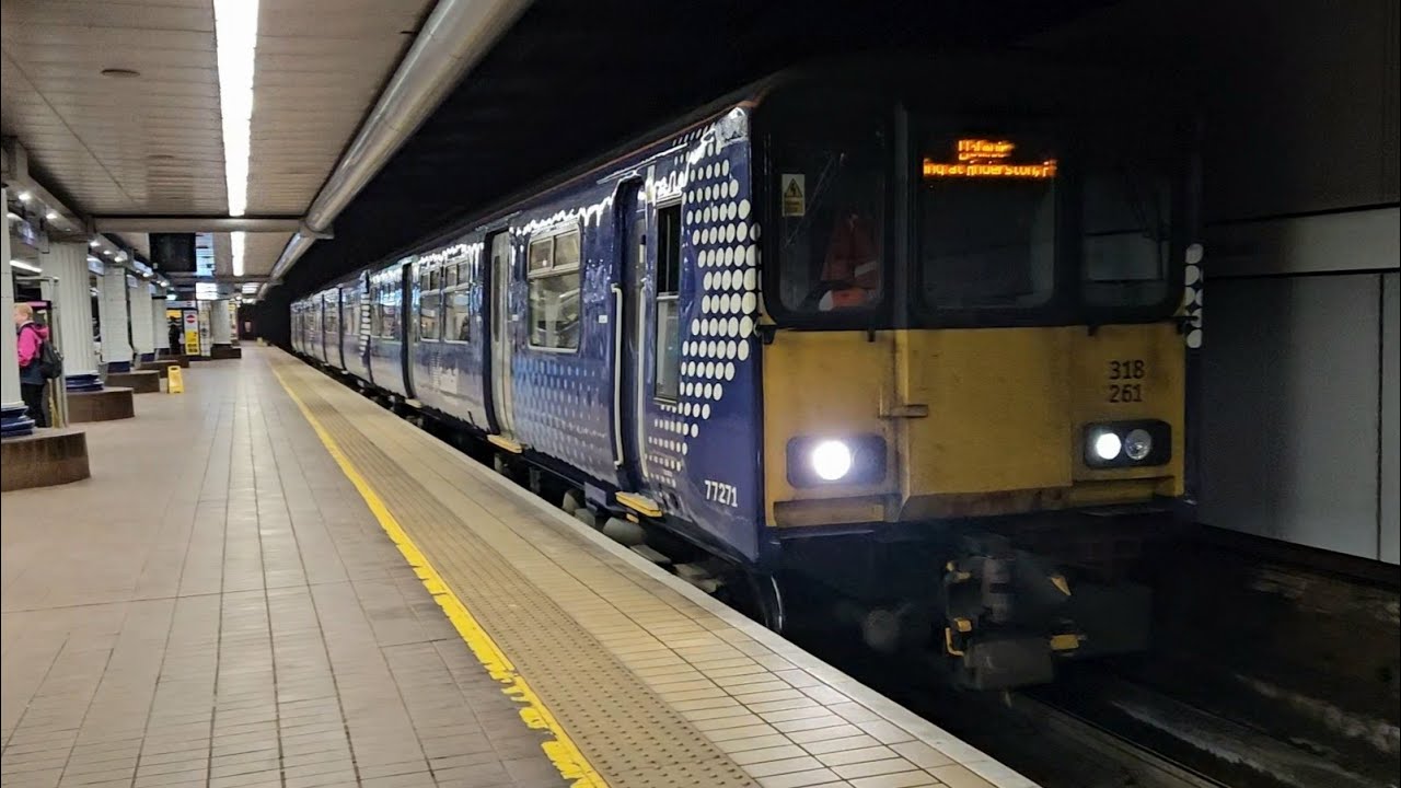 Scotrail Class 318 departing Glasgow Central