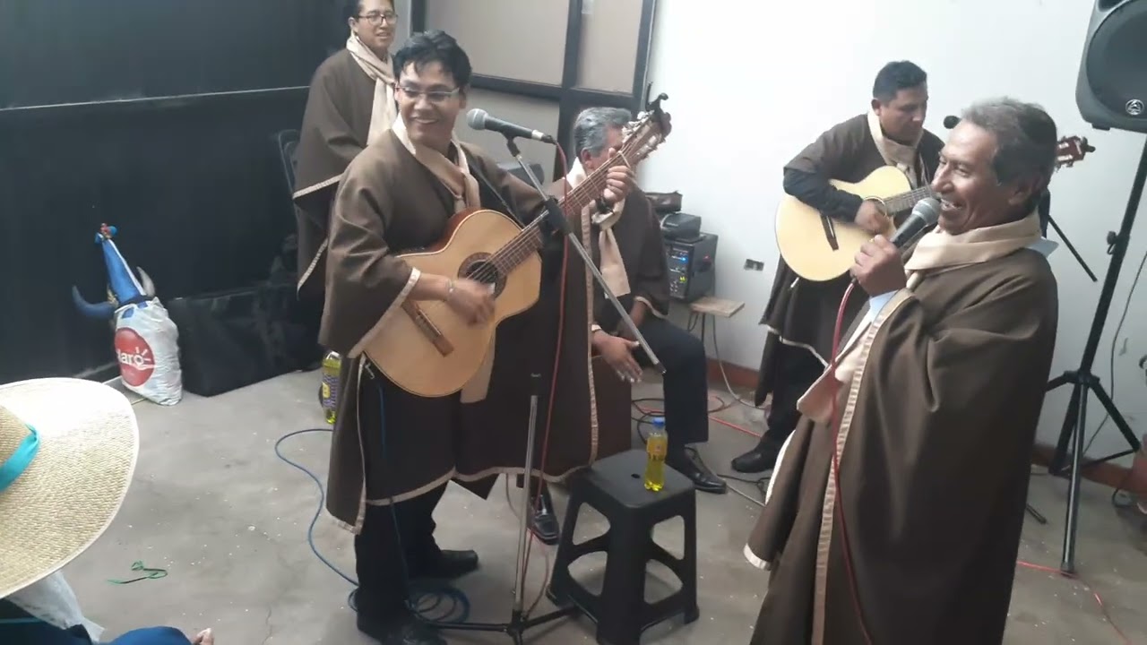 Grupo musical los montoneros de cayma delfor CÁRDENAS 