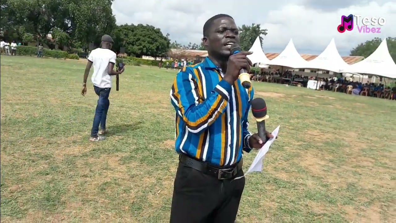 Dolopiko performing at MP Ebwalu's fundraising ceremony