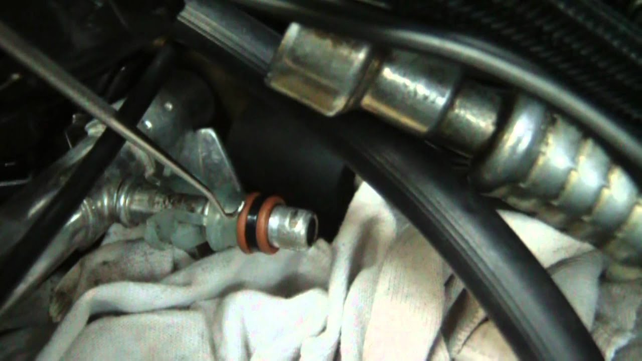 DIY Auto: Fuel rail re-installation. Quick connect o-ring damaged.