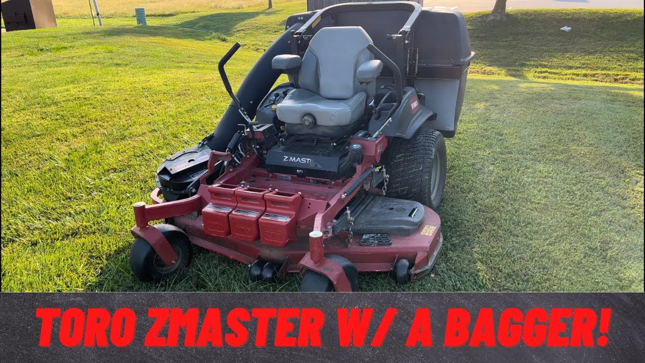 Toro ZMaster Bagging System - Mowing a Open Lot
