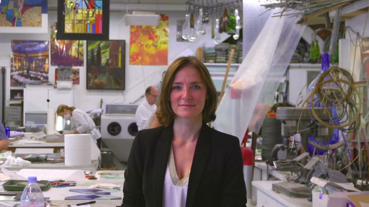 GUEULES DE PARIS &ndash; Emmanuelle Andrieux, ma&icirc;tre verrier dans le 15e arrondissement