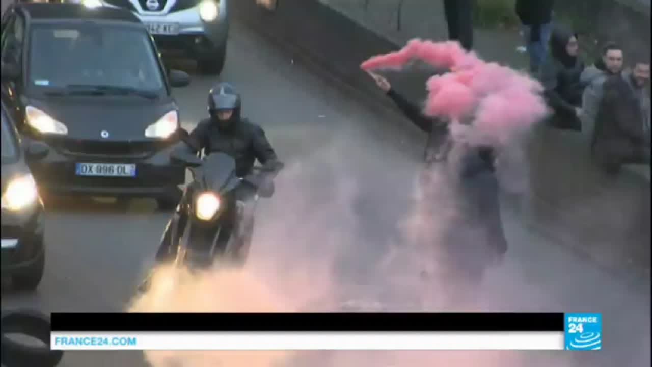 Grève des Taxis en France - 500 personnes protestent contre la concurrence des VTC