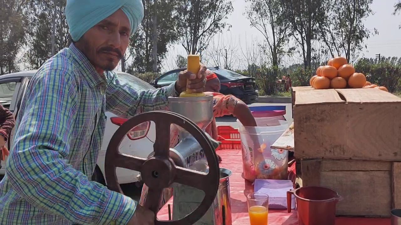 Punjab ke Pure Kinu Ka Juice l Pulpy Kinnow Juice l Best Kinnow Juice in India l Amritsar Delhi Road