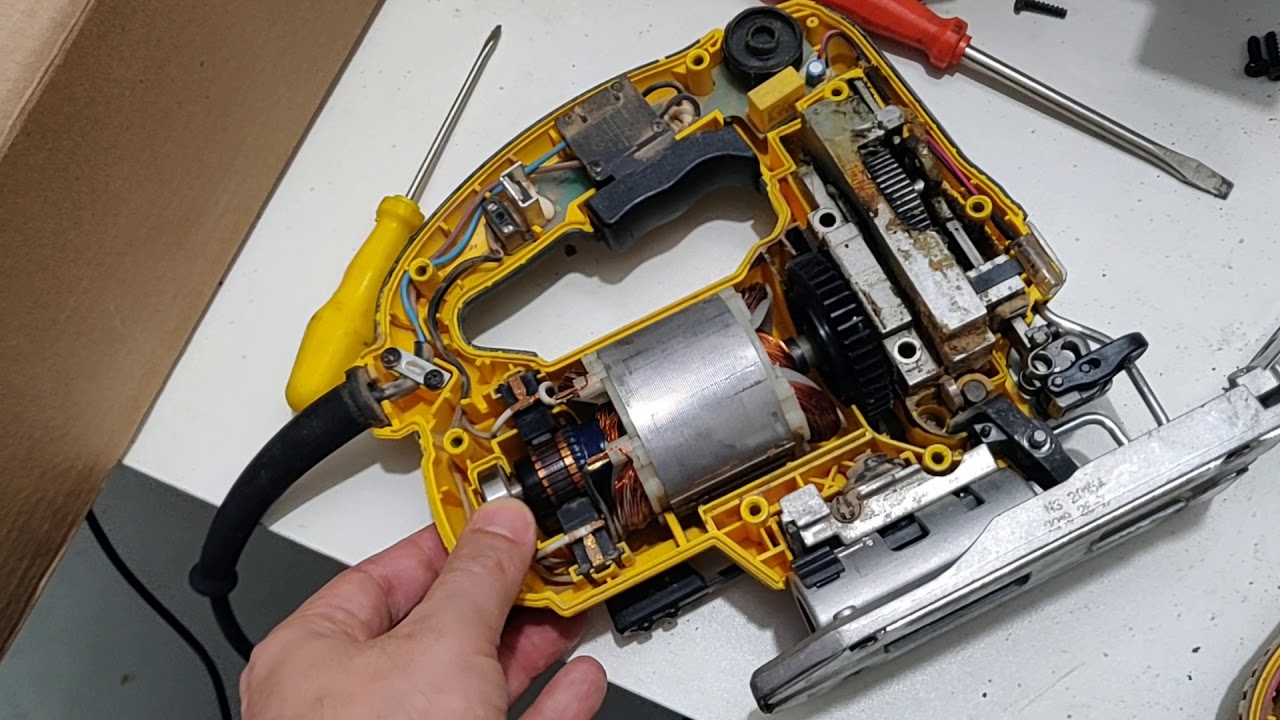 Serra Tico Tico DeWalt DW300 é realmente tudo isso que dizem? folga e centelhamento