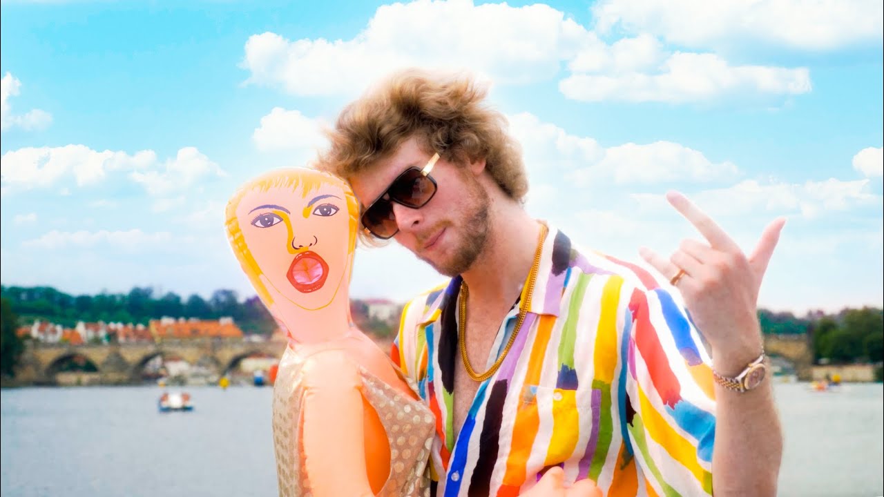 Yung Gravy - Mrs. Worldwide [Official Video]