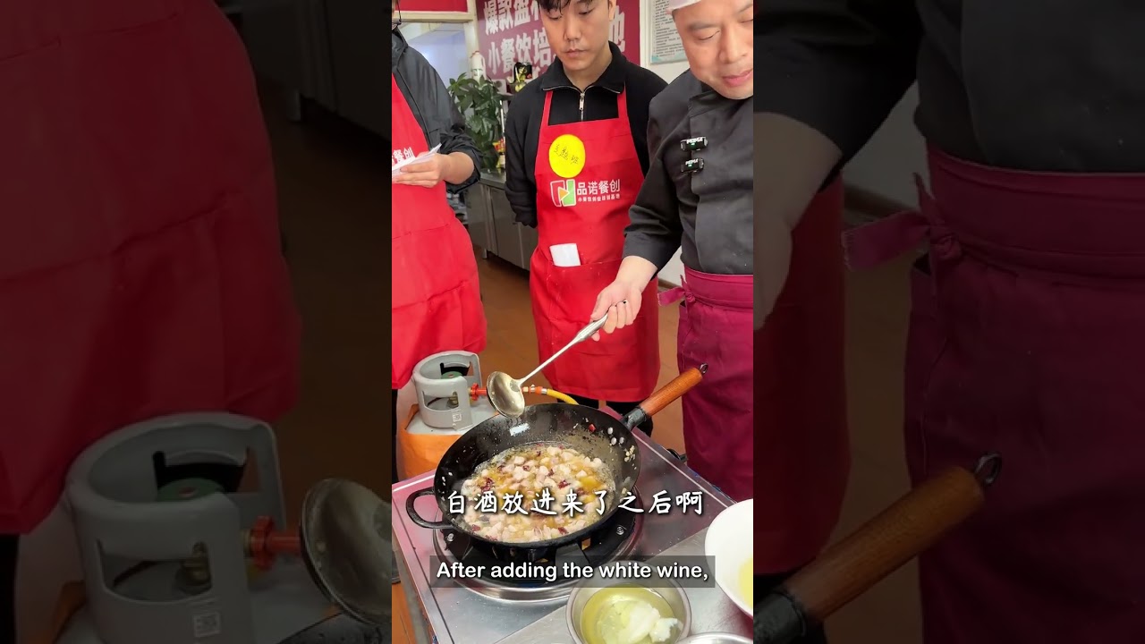 比鹵肉更誘人？大塊肉臊面，連吃三碗不嫌多！#美食教程 #麵條 #陝西美食 #陝西 #麵食 #豬肉