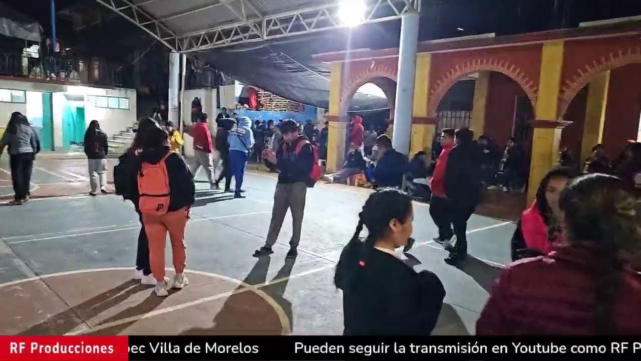 Premiación de los ganadores del torneo de basquetbol en Santiago Tepitongo