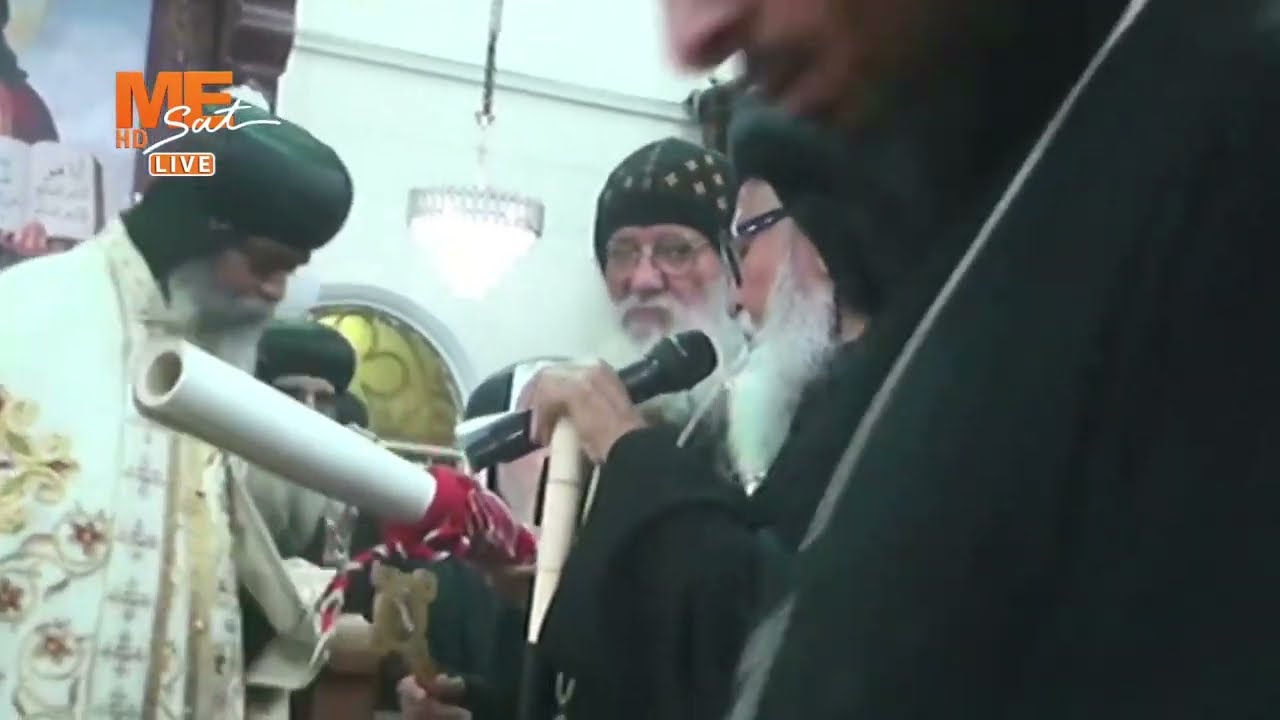 لحظة تجليس نيافة أنبا بضابا أسقفا على إيبارشية نجع حمادي وتوابعها.