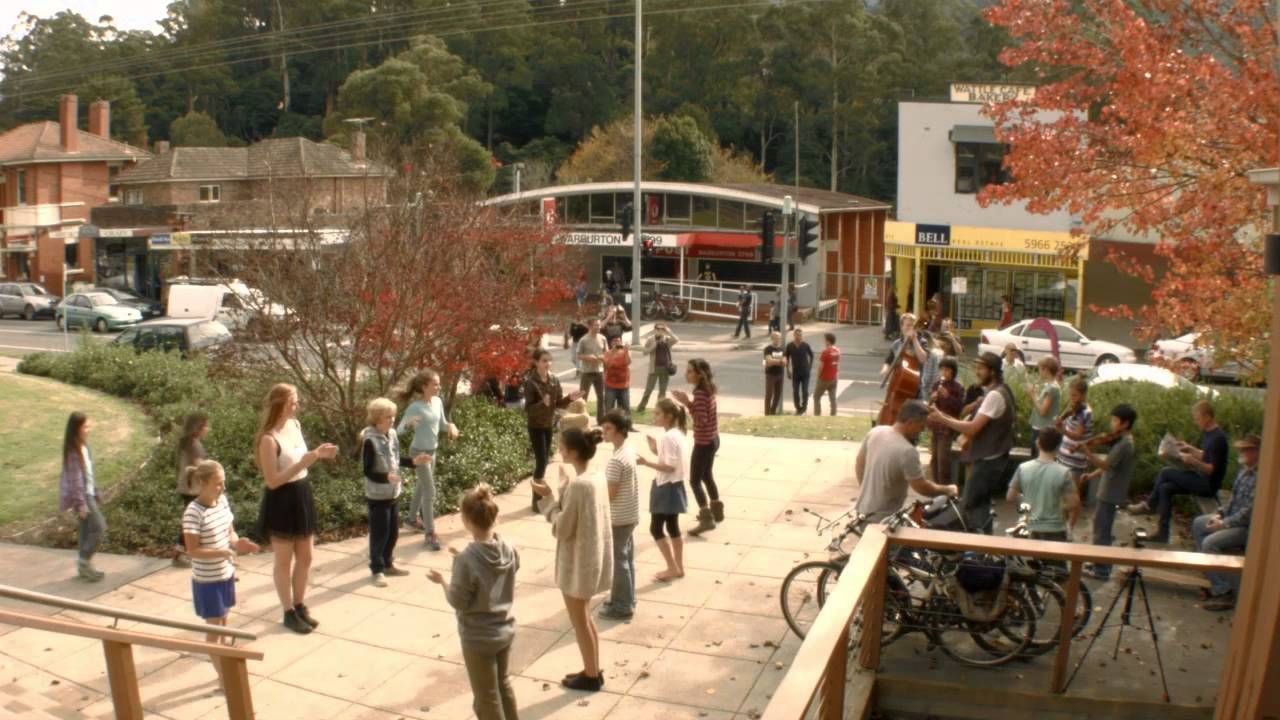 FLASH MOB BUSH DANCE