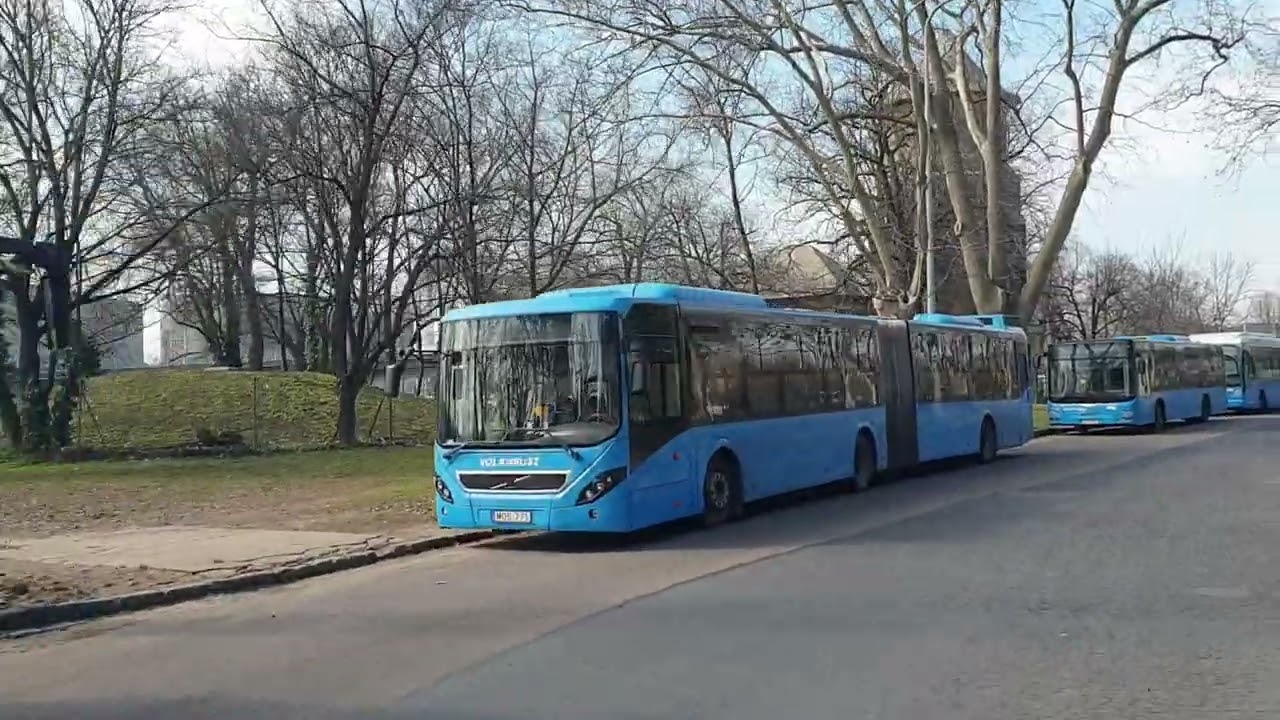 Budapest Népligetben parkoló Volánbuszok, BKV-s buszok, Arriva buszok és a nemzetközi buszok március