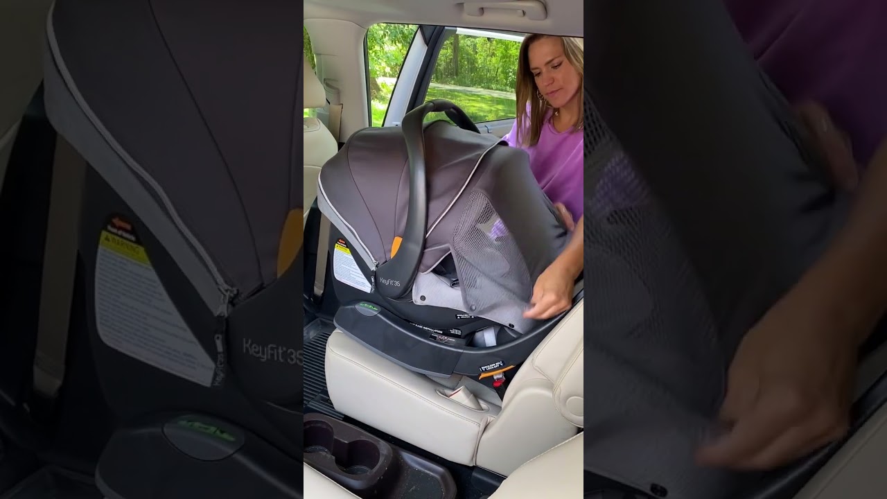 Look at that privacy shield 👀 #ChiccoUSA #KeyFit35 #InfantCarSeat