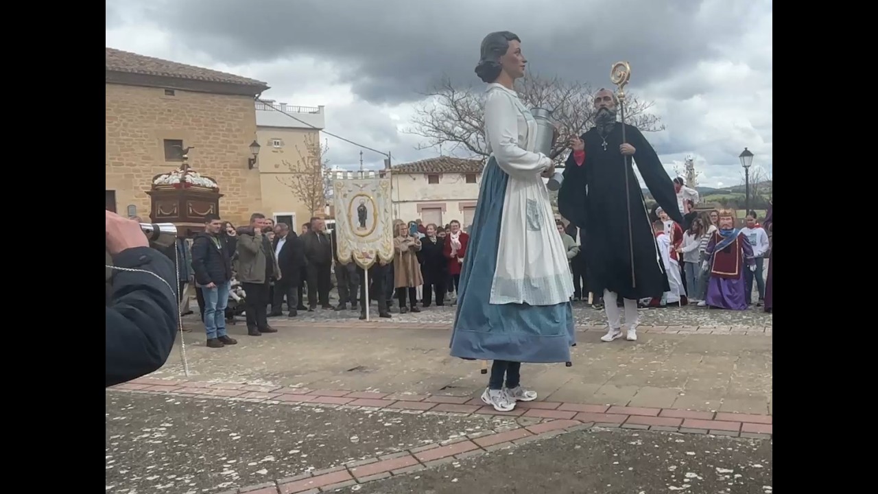 Gaiteros de Estella. Villatuerta. San Veremundo, 2026-GIGANTES