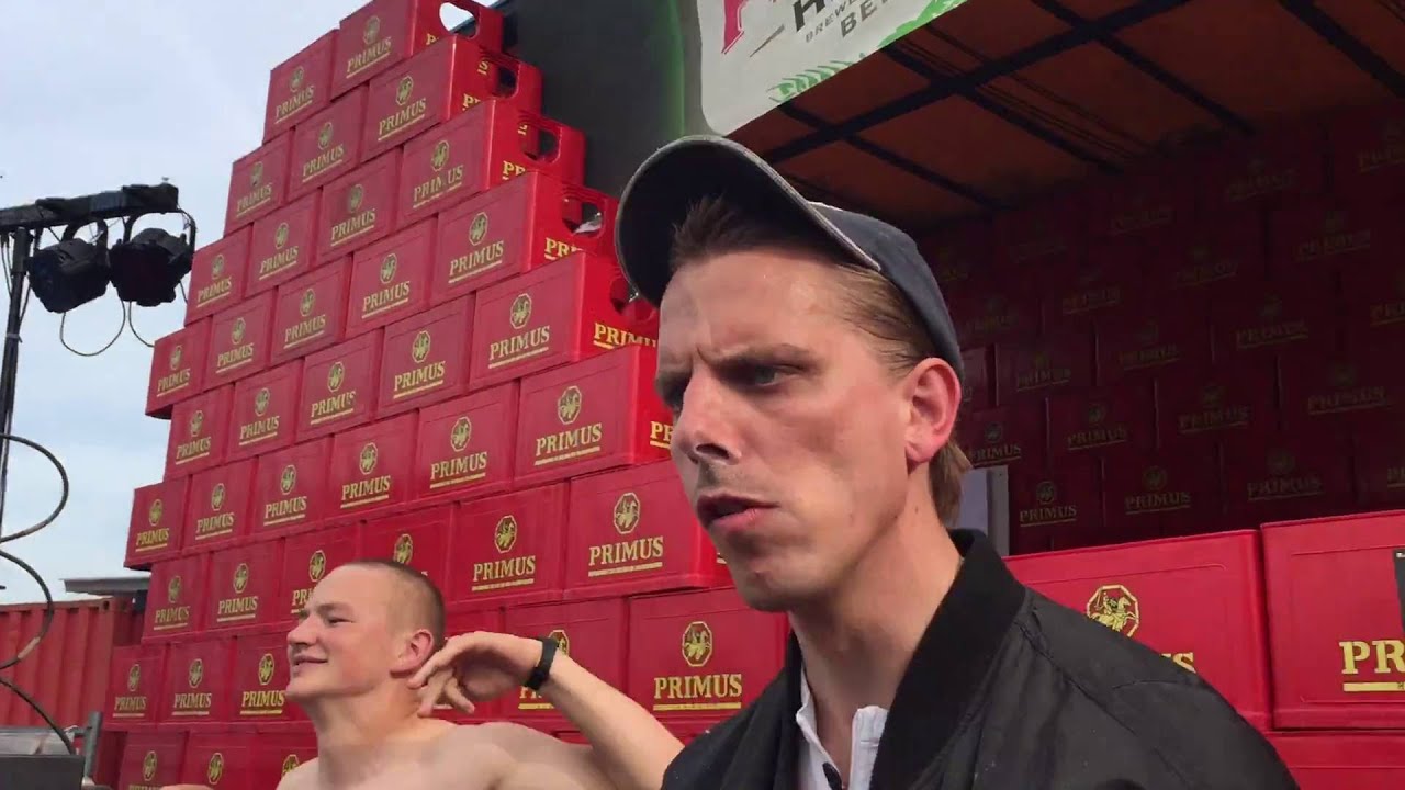 Hardcore Raver in tears after losing epic dancebattle