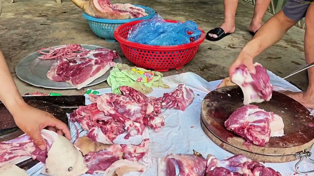 ĐẶC SẢN Lợn bản 65kg, lòng sốt tiết canh cùng anh em giao lưu.