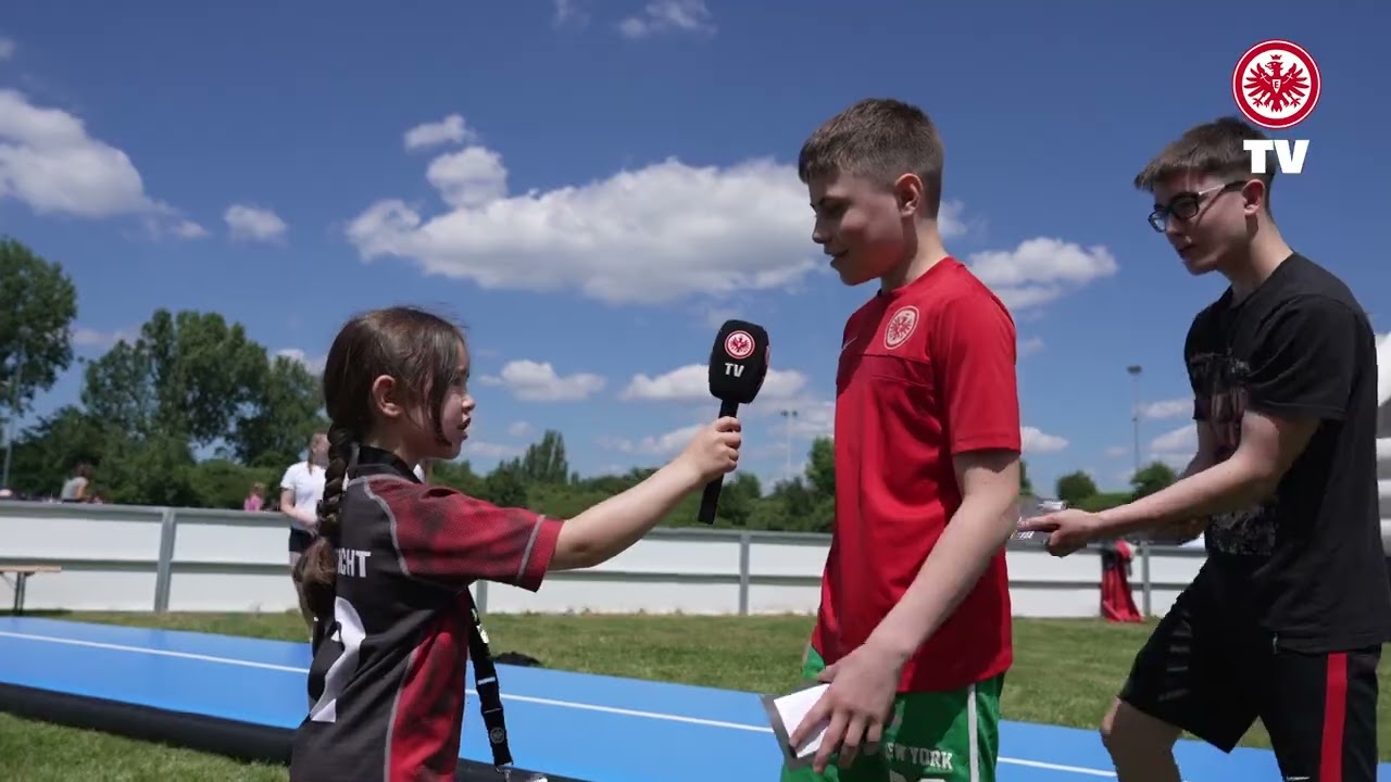 Kinderreporterin Stella beim Eintracht-Tag
