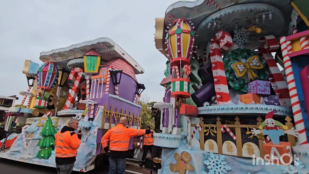 Finding a Traditional cache. At Taunton Carnival Line Up.