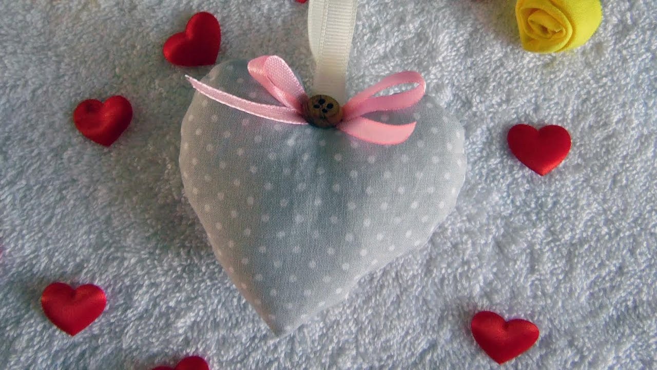 Portachiavi di stoffa imbottita a forma di cuore