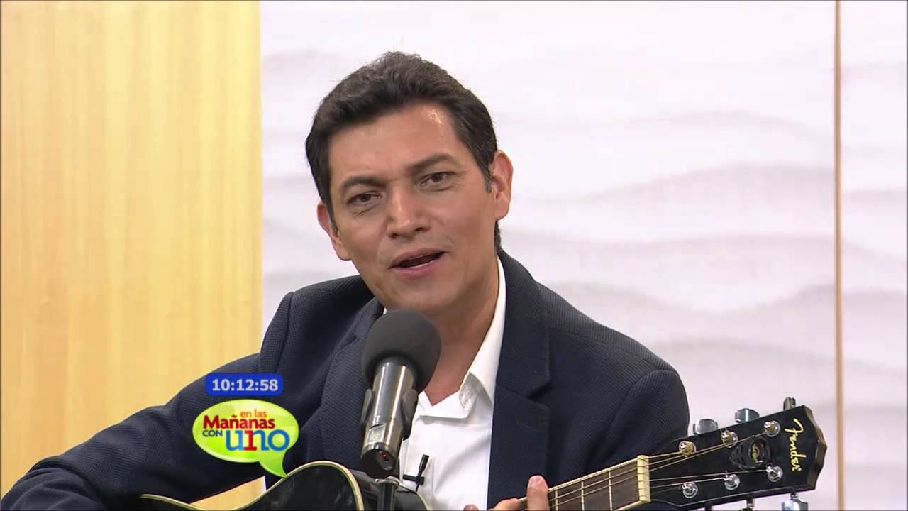 No paramos de reír con las canciones de Juan Gonzalo Álvarez, más conocido como 'Chalo'