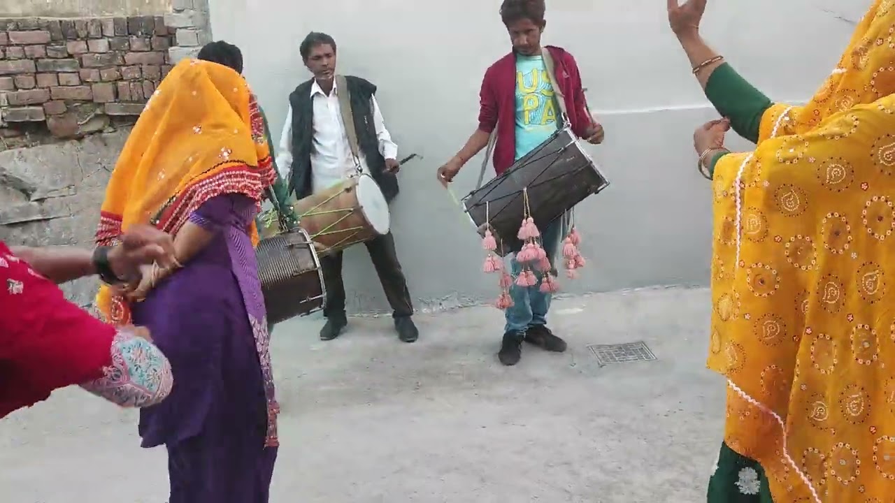 Dhol dance