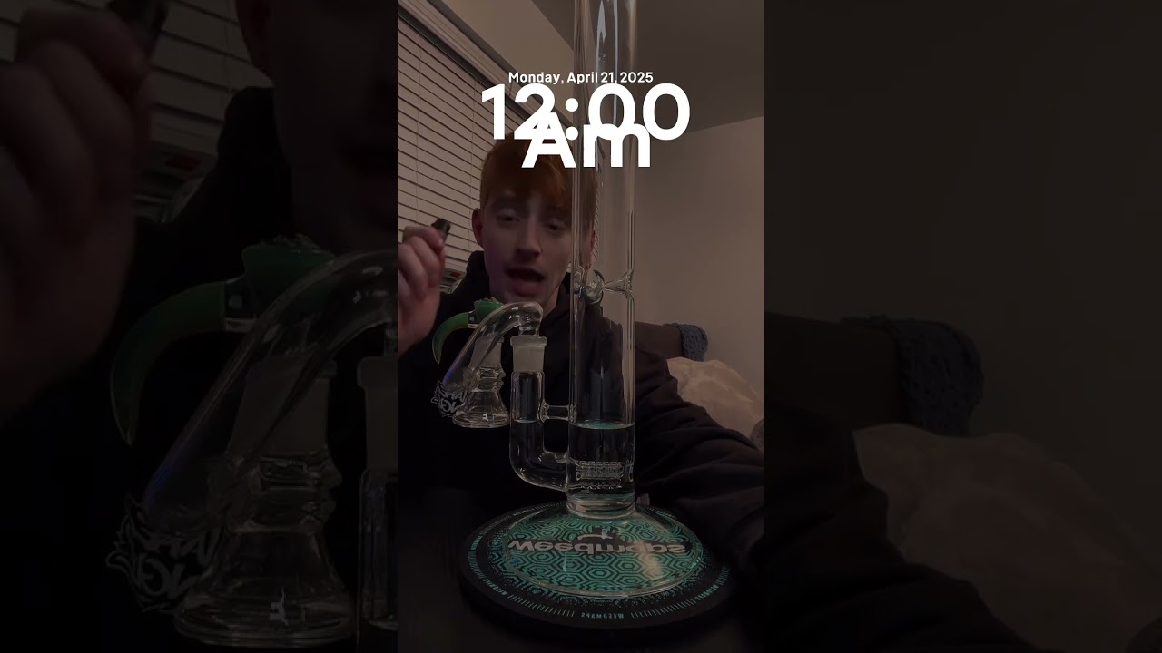 Happy 420 and Easter and my Birthday the day after! Bong sesh! Bong rip! Smoke with me! #420 #smoker