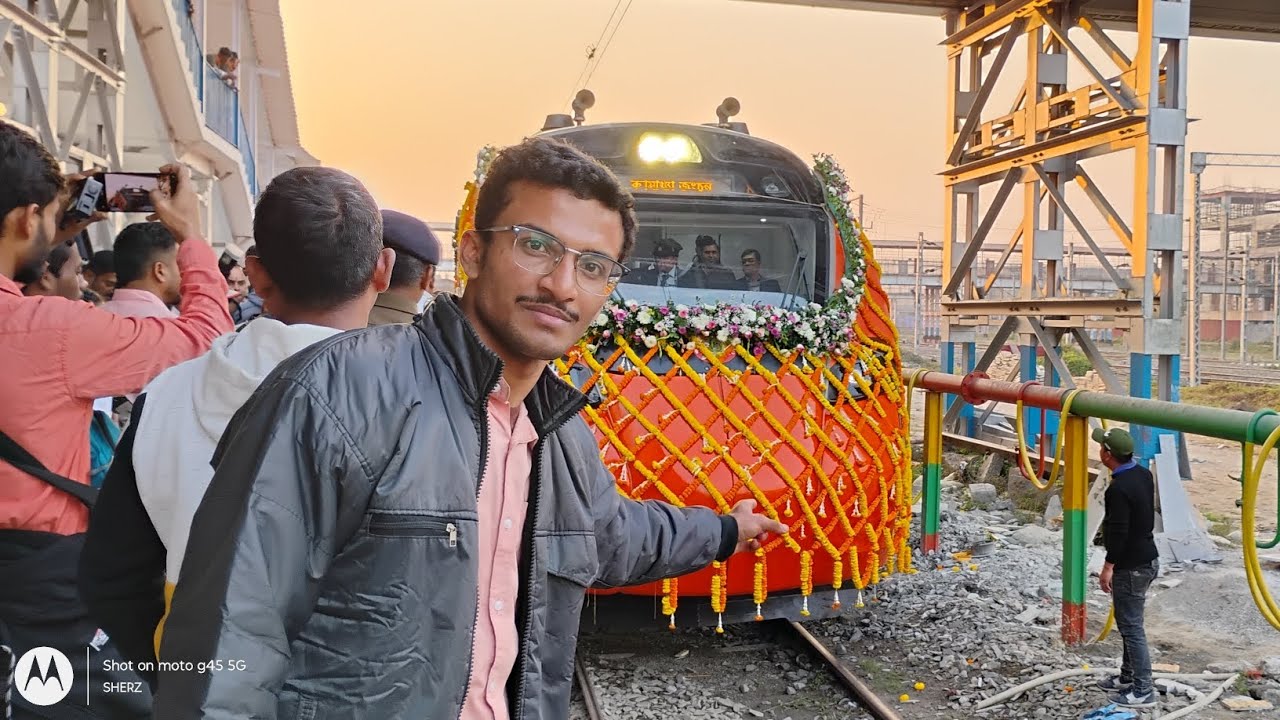 দেশের প্রথম বন্দেভারত স্লিপারে সফর || Howrah to Guwahati Sleeper Vande Bharat Express 