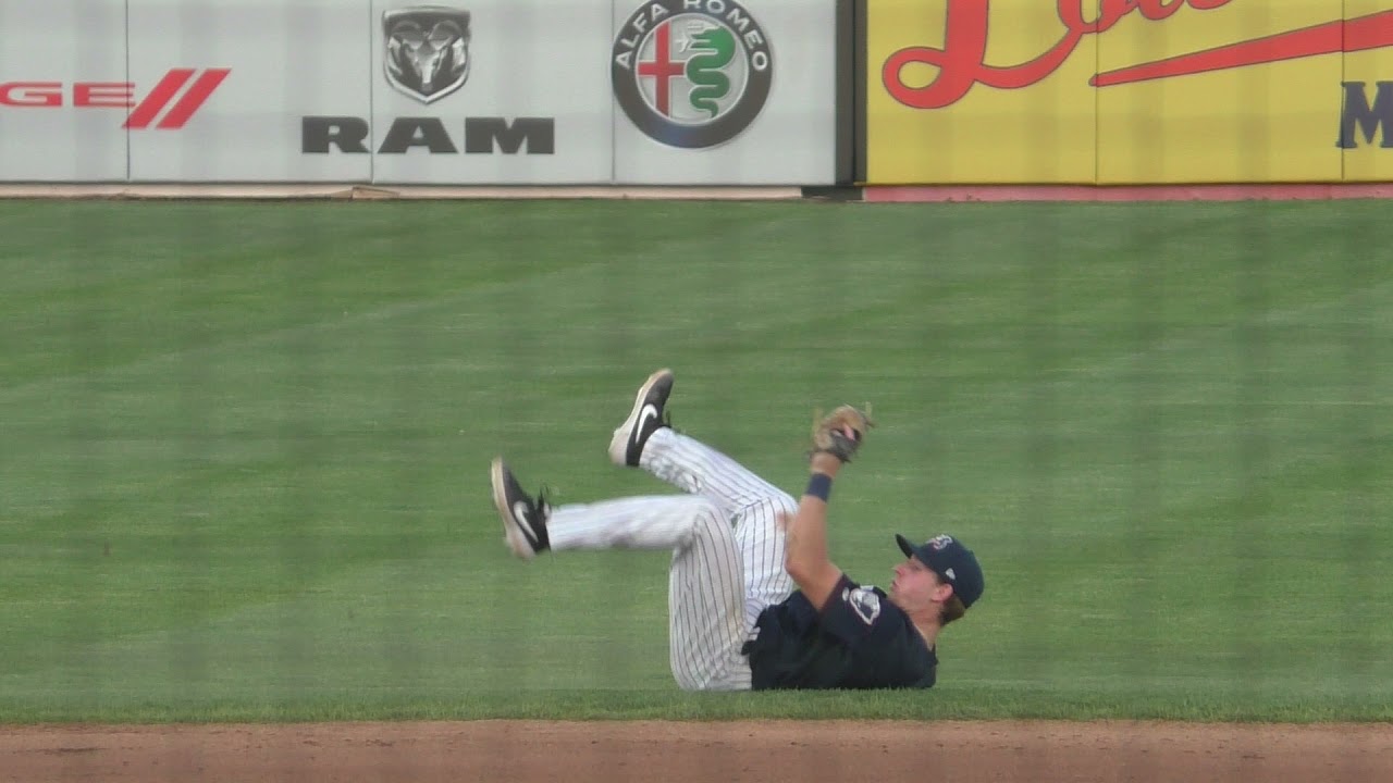 OLIVER DUNN LEAPING CATCH!