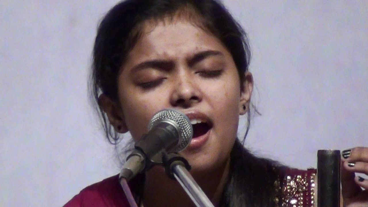 'Piya bina piya bina' from Abhimaan (1973) sung by Smita Nandy.