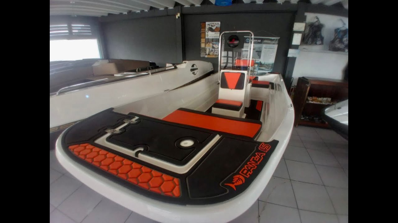 Panga 15 pés , para pesca ou recreação, excelente navegação, ótimo acabamento , um barco incrível !