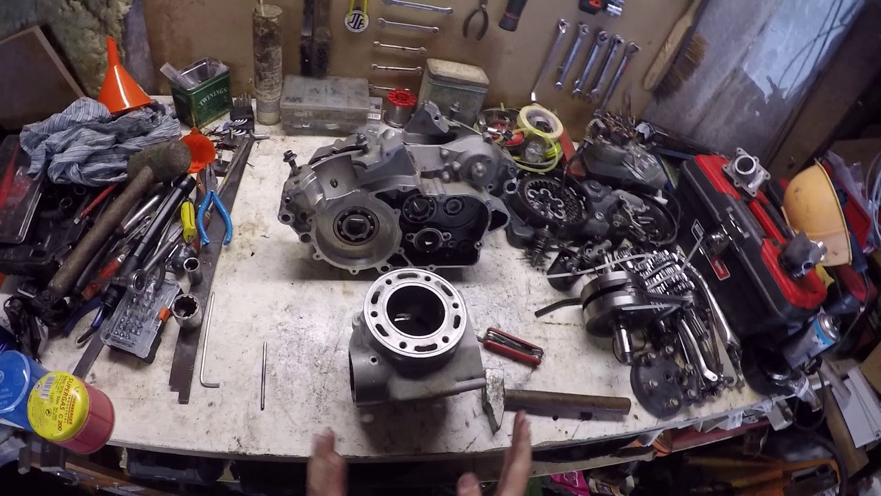 DÉMONTAGE VALVE D’ÉCHAPPEMENT 250 EC GASGAS 2005