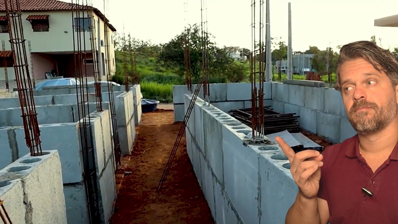 Ferragem dentro dos blocos traz muita economia na obra.