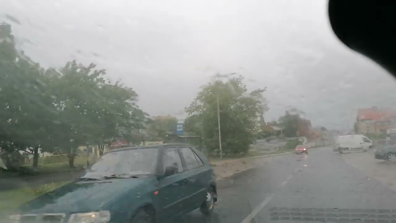 Bielawa, Plac Kościelny, jazda w kierunku Parku Miejskiego VID 20240601 122310