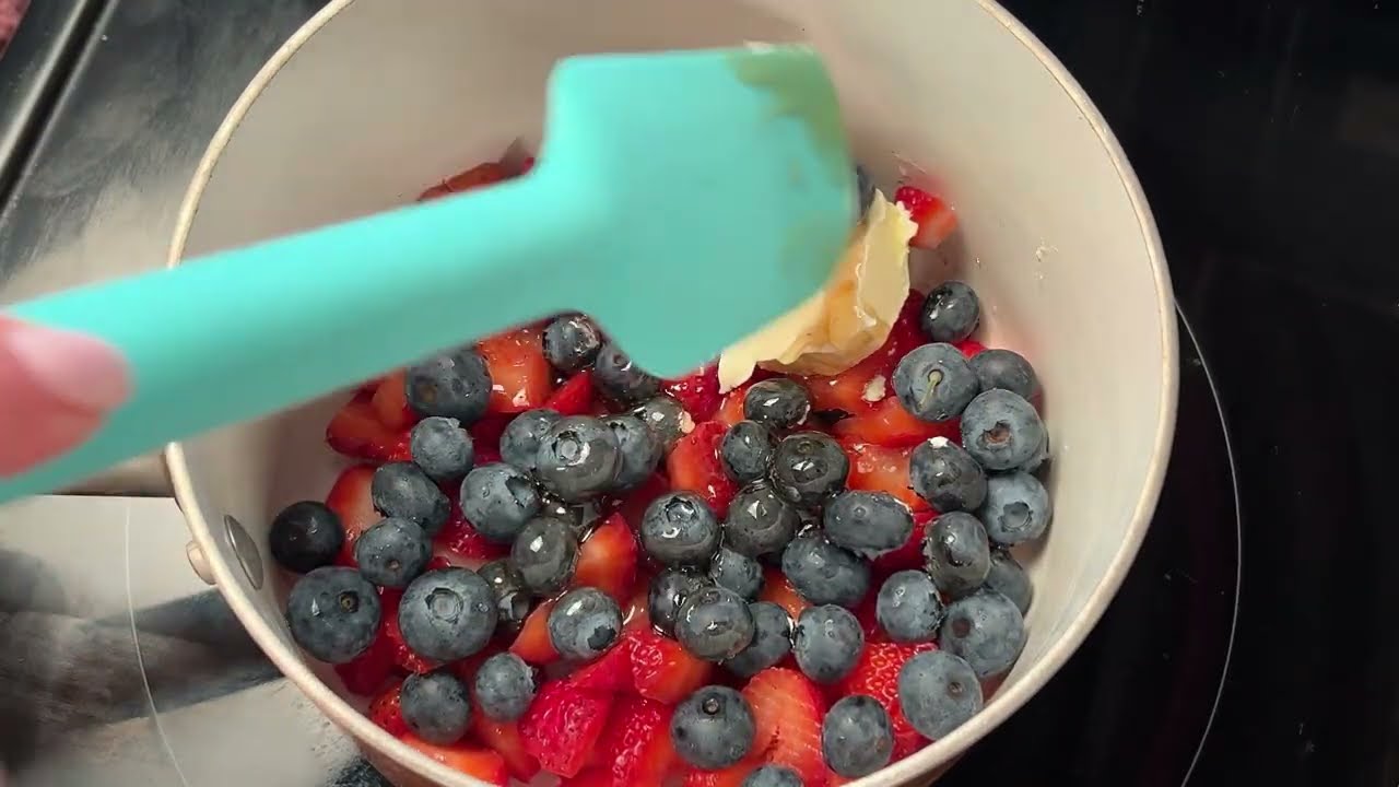 Berry Pound Cake made in 5 mins #poundcake #berries