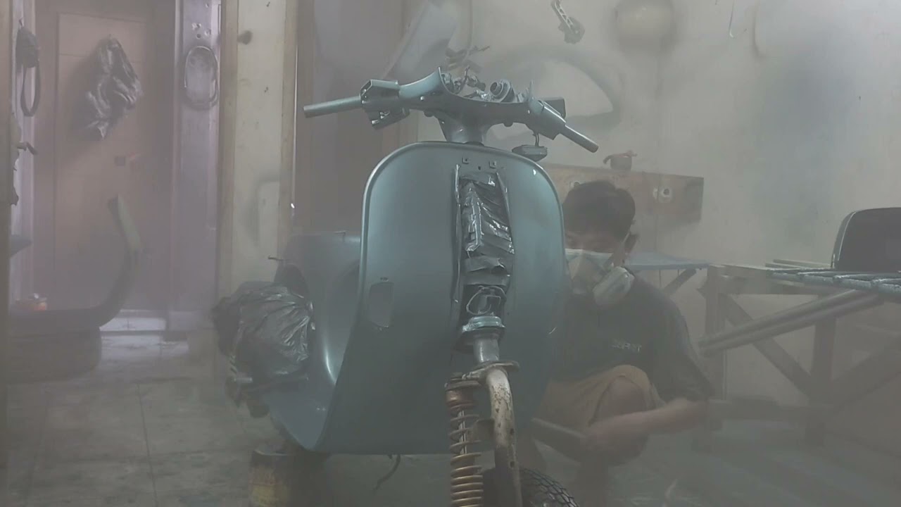 Proses Penyiraman Cat paket 2jt Vespa Exlusif 1997 #vespa #catvespa #restorasivespa