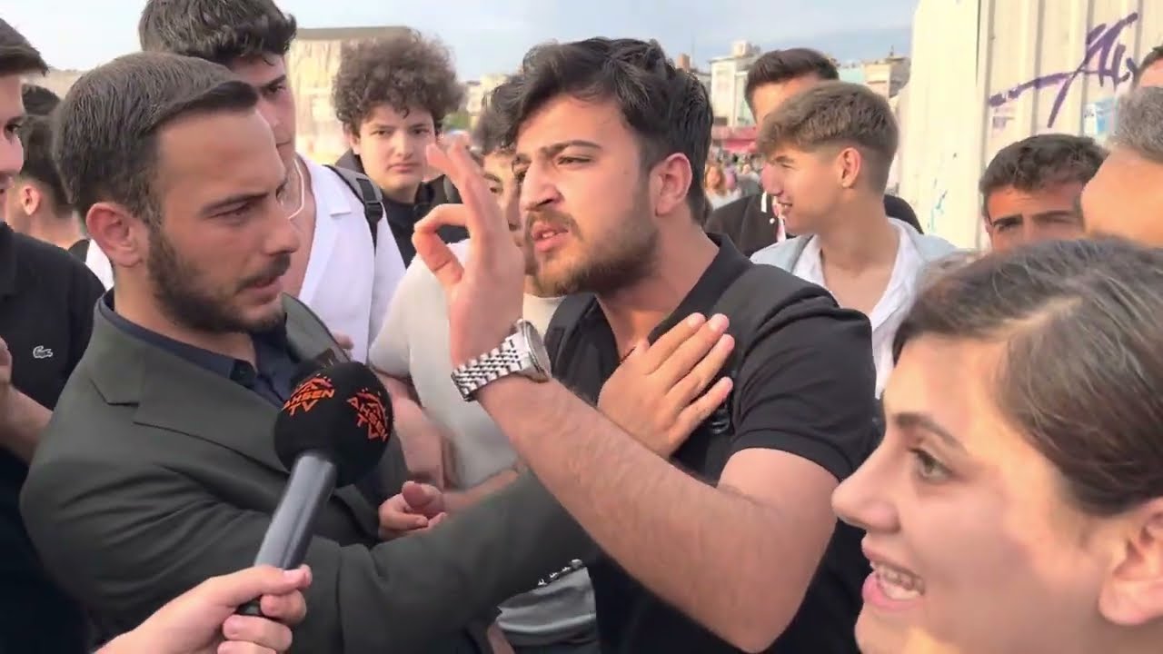Devrimci Lama ve Bay Kemalciler Kadık&ouml;y&rsquo;de &Ccedil;ıldırdı