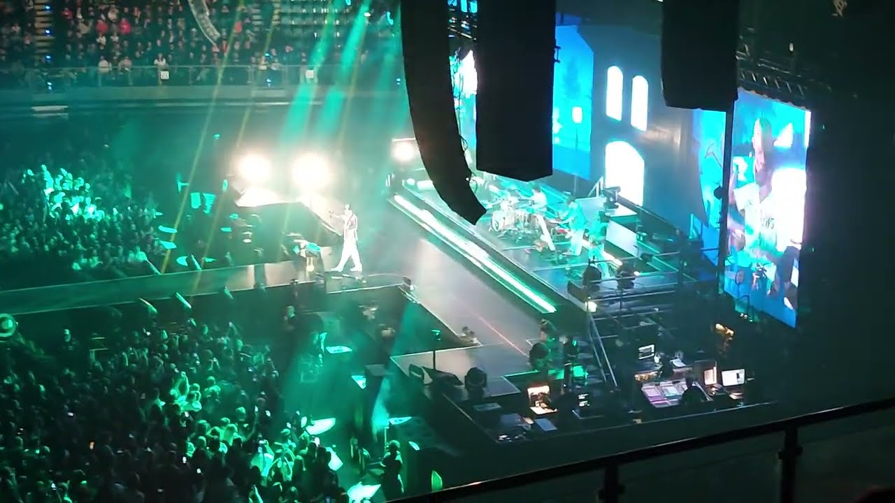 Pinguini Tattici Nucleari - Scooby Doo (Live - Pesaro, Vitrifrigo Arena 23/04/2024)