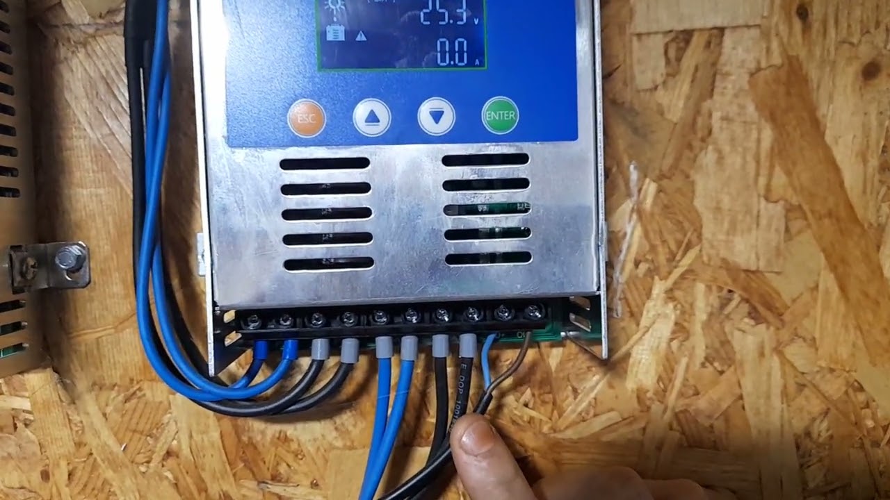 Inverter automatikus ki be kapcsolása mppt töltés vezérlővel.