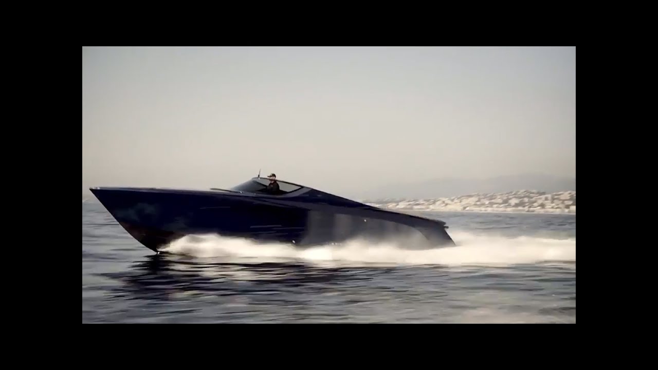 Aston Martin AM37, 1040hp powerboat review