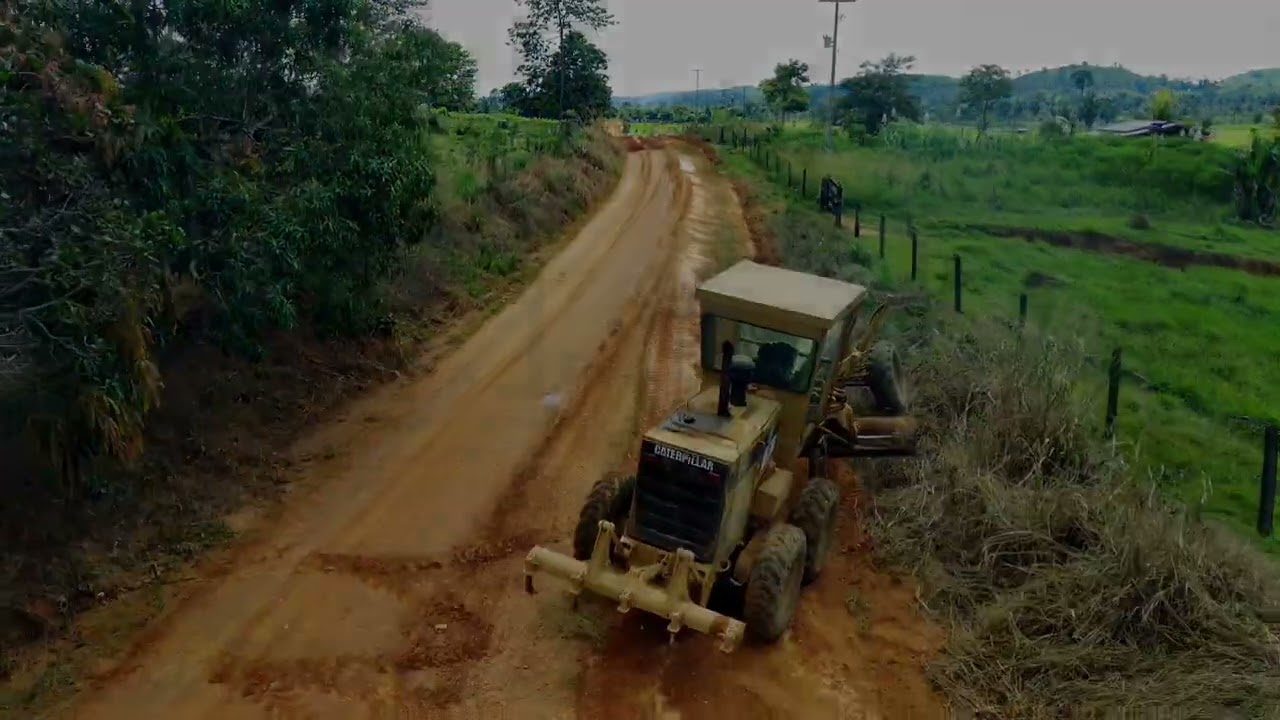 Prefeitura de monte negro em ação, patrolamento da linha 03 Elcio machado...