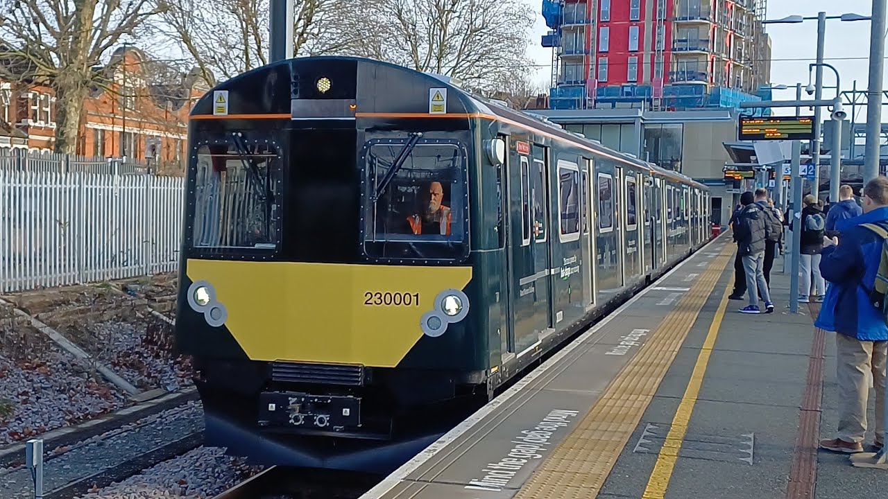 D Train 230001 1st Day Of Passenger Service On The Greenford Branch!