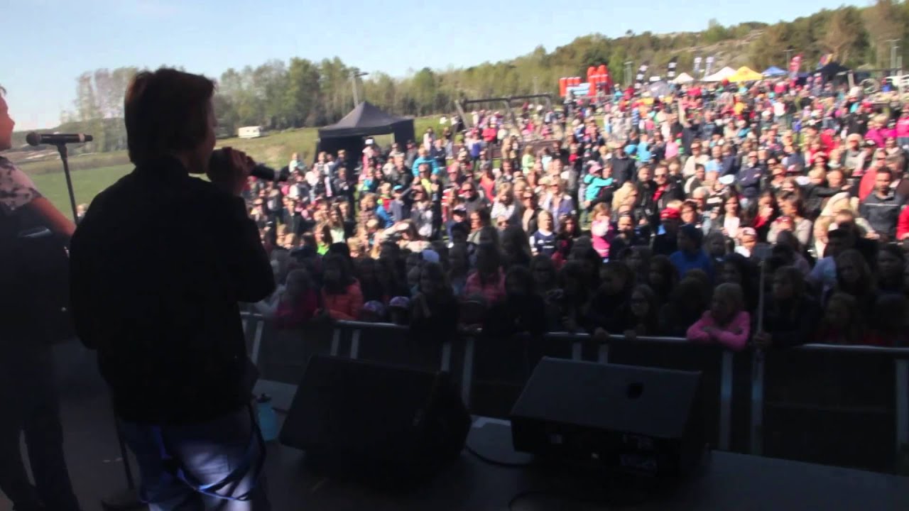 Skyscraper Live