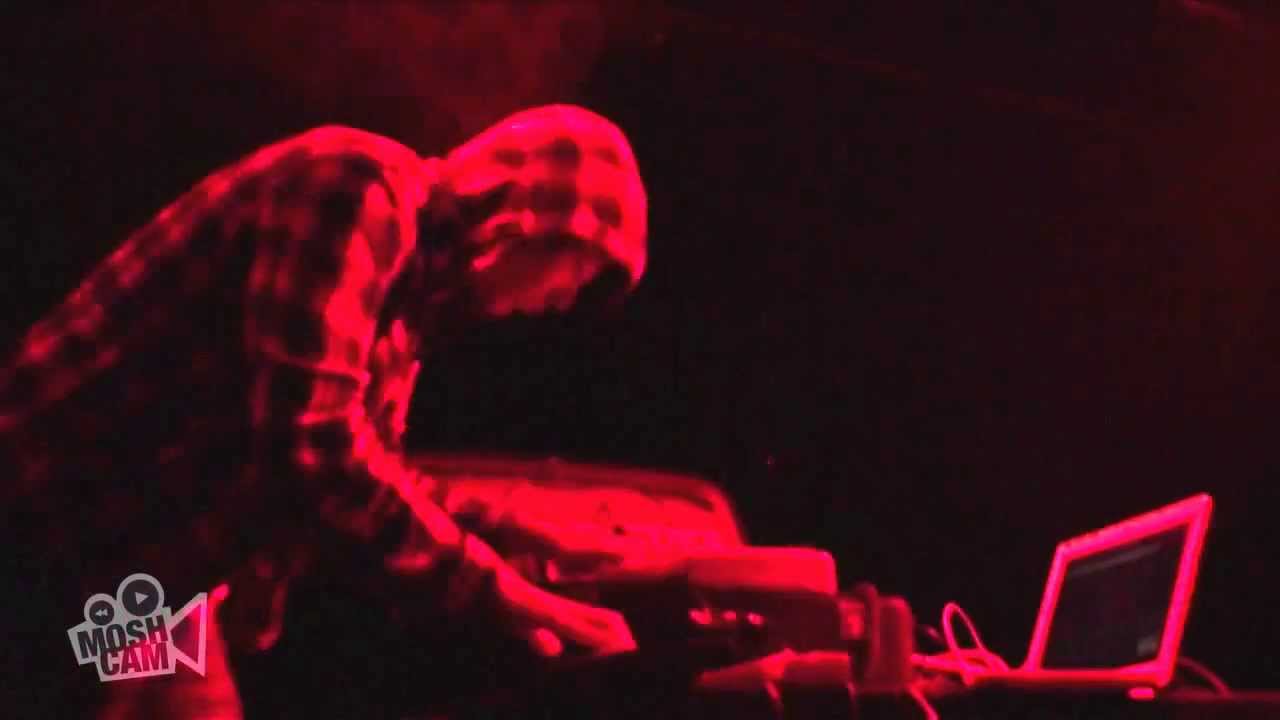 Fuck Buttons - Sweet Love For Planet Earth/Ribs Out (Live in Sydney) | Moshcam