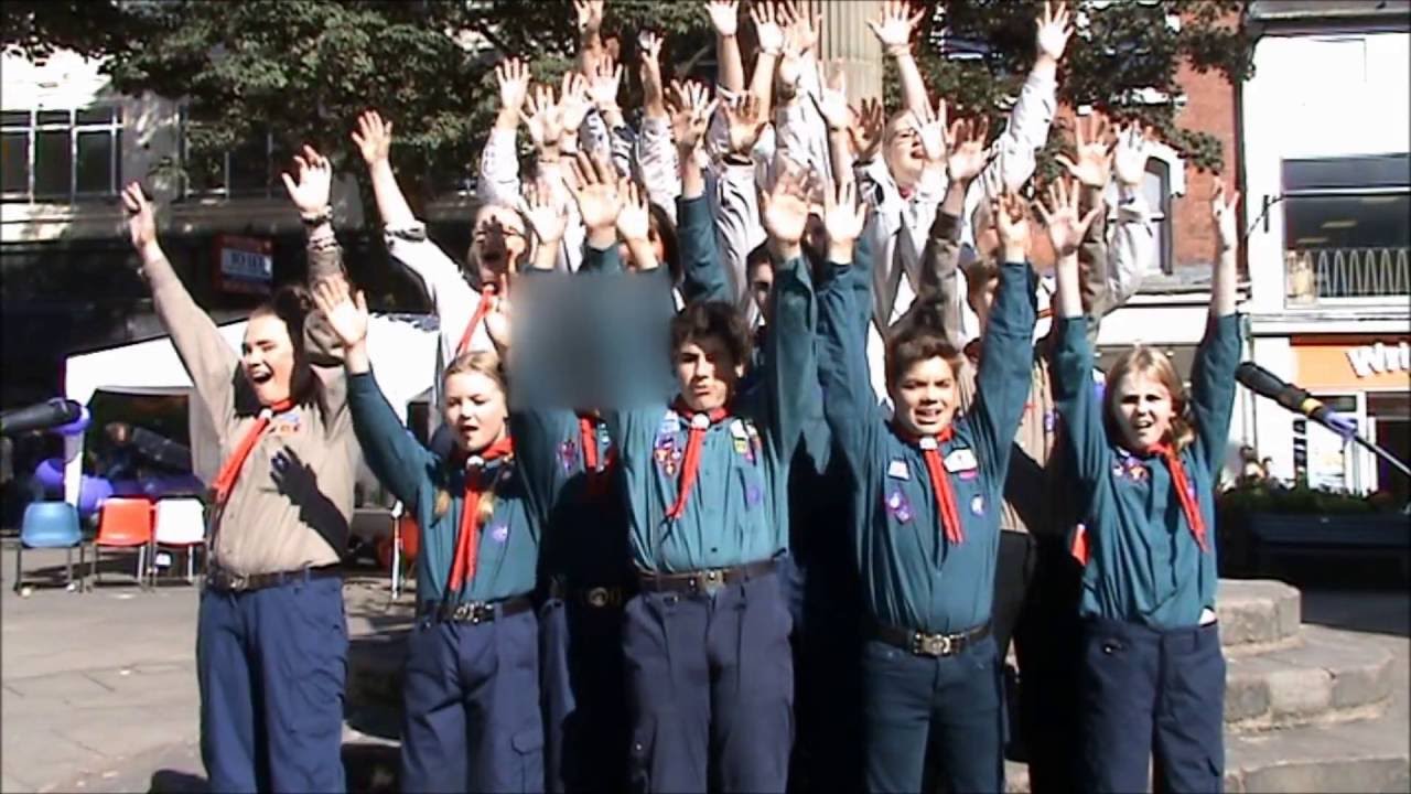 2016-09-17 Castle Capers sing at the Food Festival