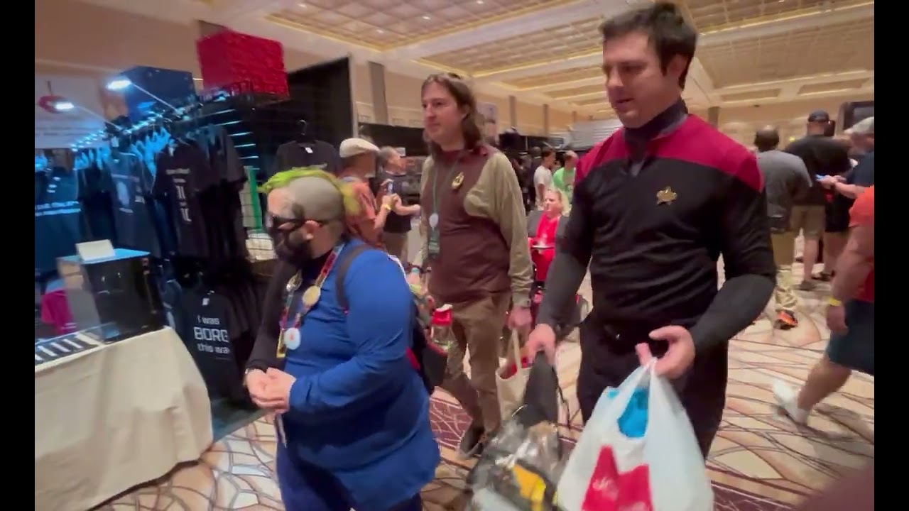 Star Trek Las Vegas - Cosplay Parade!
